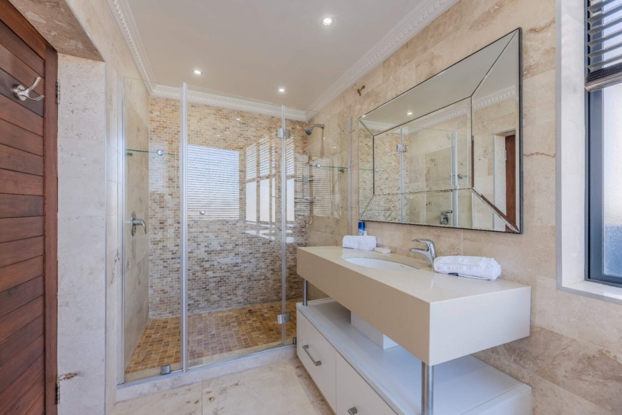 5 Bedroom Property for Sale in Oubaai Western Cape